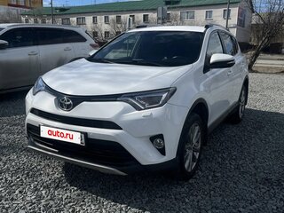 2017 Toyota RAV4 IV (XA40) Рестайлинг, белый, 2600000 рублей, вид 1