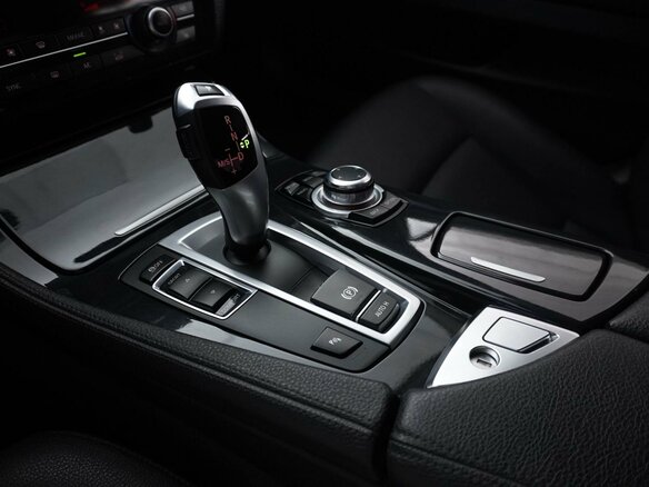 2013 BMW 5 серии 520d VI (F10/F11/F07) Рестайлинг, белый, 1799999 рублей - вид 14