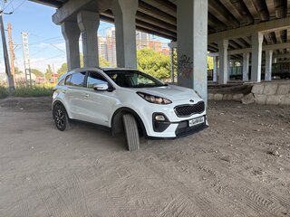2021 Kia Sportage IV Рестайлинг, белый, 2450000 рублей, вид 4