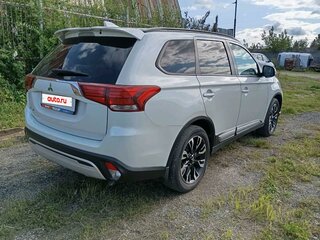 2022 Mitsubishi Outlander III Рестайлинг 3, белый, 2410000 рублей, вид 3