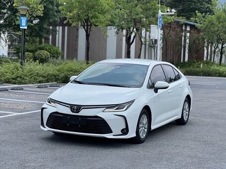 2023 Toyota Corolla XII (E210), белый, 1950900 рублей, вид 1