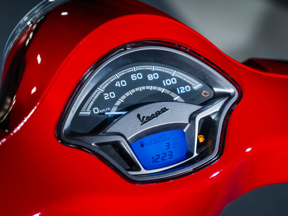 2025 Vespa LXV 125, красный, 500000 рублей - вид 25