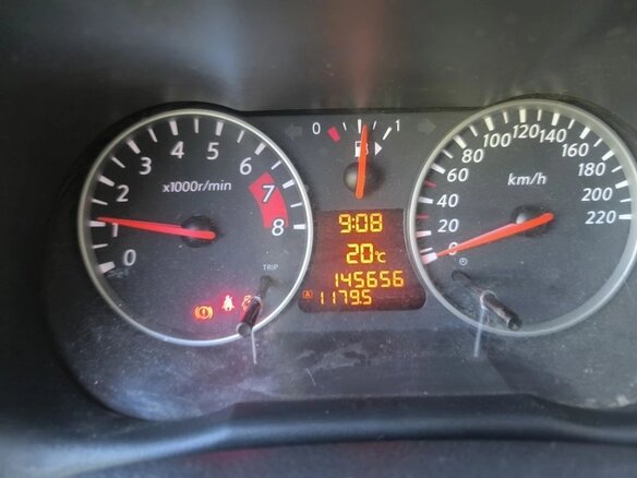 2011 Nissan Note I Рестайлинг, белый, 700000 рублей - вид 8