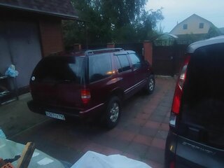 1998 Chevrolet Blazer II, красный, 330000 рублей, вид 3