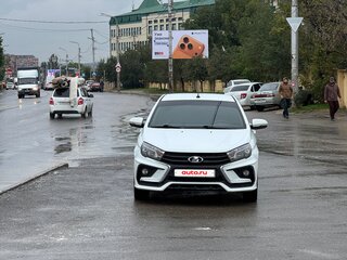 2017 Lada (ВАЗ) Vesta I, белый, 800000 рублей, вид 2