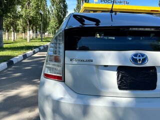 2010 Toyota Prius III (XW30), белый, 990000 рублей, вид 3