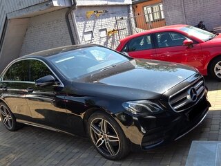 2018 Mercedes-Benz E-Класс 220 d V (W213, S213, C238), чёрный, 2470000 рублей, вид 2