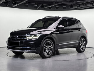 2023 Volkswagen Tiguan II Рестайлинг, чёрный, 3690000 рублей, вид 2