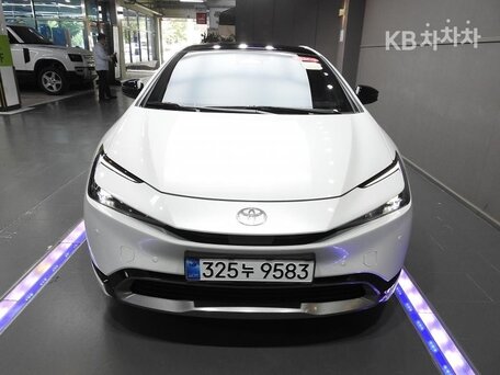 2023 Toyota Prius PHV V (XW60), белый, 2942000 рублей, вид 2