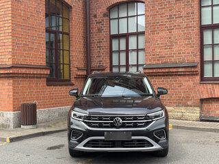 2023 Volkswagen Tayron I Рестайлинг, чёрный, 2600000 рублей, вид 2