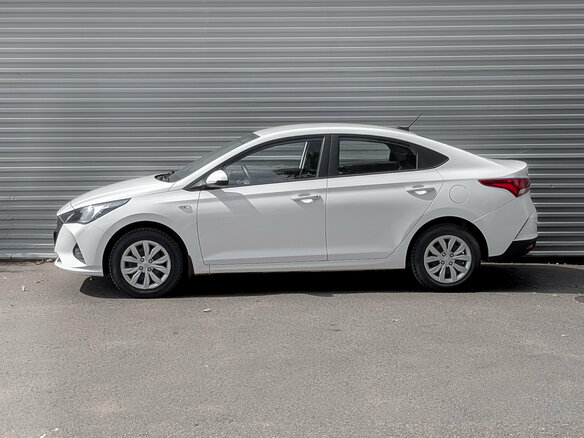 2022 Hyundai Solaris II Рестайлинг, белый, 1565000 рублей - вид 7