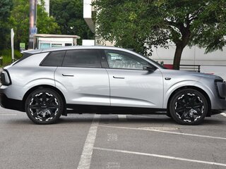 2026 Audi E7X, серебристый, 10000077 рублей, вид 2