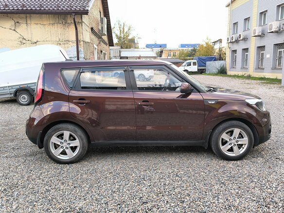 2018 Kia Soul II Рестайлинг, коричневый, 1190000 рублей - вид 1