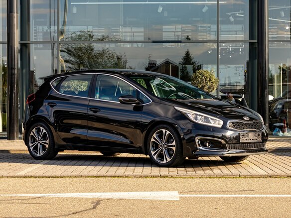 2018 Kia Ceed II Рестайлинг, чёрный, 1195000 рублей - вид 2