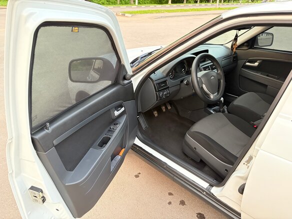 2015 Lada (ВАЗ) Priora I Рестайлинг, белый, 630000 рублей - вид 8