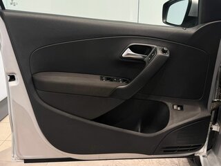 2011 Volkswagen Polo V, серебристый, 950000 рублей, вид 2