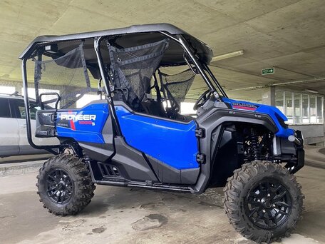 2022 Honda Pioneer, красный, 3400000 рублей, вид 2