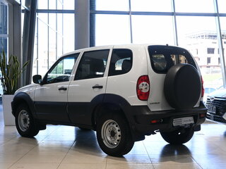 2019 Chevrolet Niva I Рестайлинг, белый, 699000 рублей, вид 4