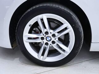 2023 BMW 1 серии 120i III (F52) Рестайлинг, белый, 2150000 рублей, вид 4