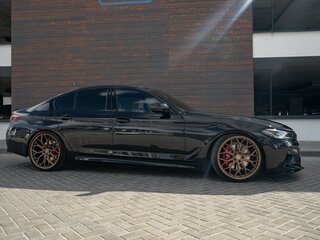 2021 BMW 5 серии 540i VII (G30/G31/G38) Рестайлинг, чёрный, 4176906 рублей, вид 5
