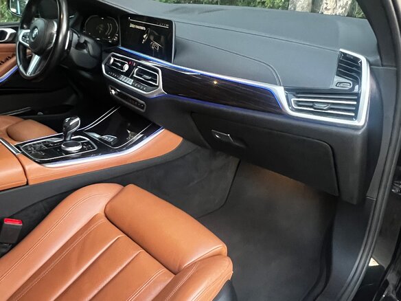 2021 BMW X5 40i IV (G05/G18), чёрный, 6990000 рублей - вид 12
