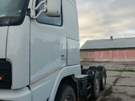 1999 Volvo FH, белый, 2190000 рублей, вид 2