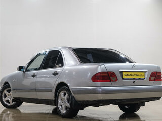 1998 Mercedes-Benz E-Класс 200 II (W210, S210), серебристый, 479000 рублей, вид 4