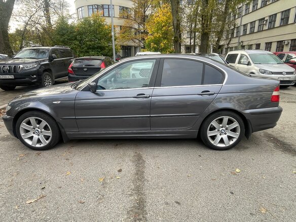 2002 BMW 3 серии 330xi IV (E46) Рестайлинг, серый - вид 4