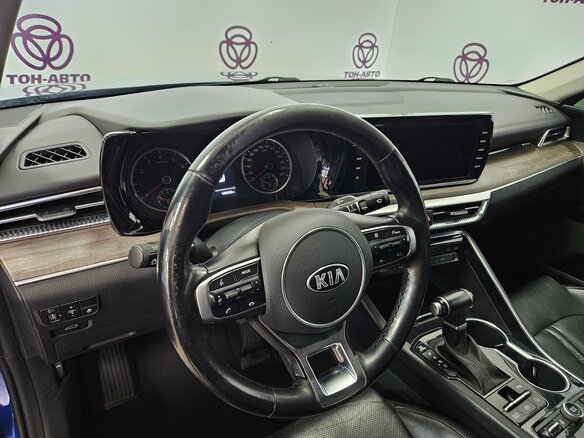 2021 Kia K5 III, синий, 1875000 рублей - вид 10