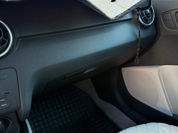 2012 Audi A1 I (8X), пурпурный, 1000000 рублей - вид 15