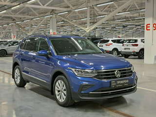 2021 Volkswagen Tiguan II Рестайлинг, синий, 2820000 рублей, вид 3