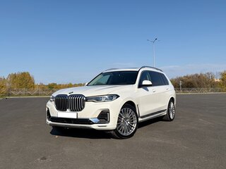 2021 BMW X7 40d I (G07), белый, 9590000 рублей, вид 5