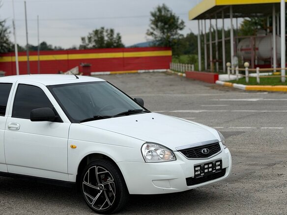 2016 Lada (ВАЗ) Priora I Рестайлинг, белый, 670000 рублей - вид 4