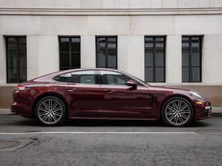 2022 Porsche Panamera 4S II Рестайлинг, красный, 12350000 рублей, вид 4