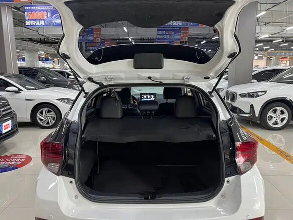 2023 Toyota Yaris XP150 XP150 Рестайлинг 2, белый, 1250000 рублей - вид 6