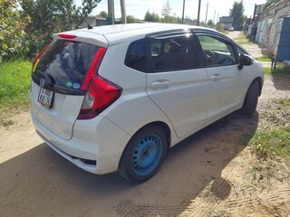 2019 Honda Fit III Рестайлинг, белый, 1150000 рублей, вид 4