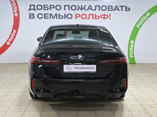 2024 BMW 5 серии 520d xDrive VIII (G60/G61/G68), чёрный, 7290000 рублей, вид 5