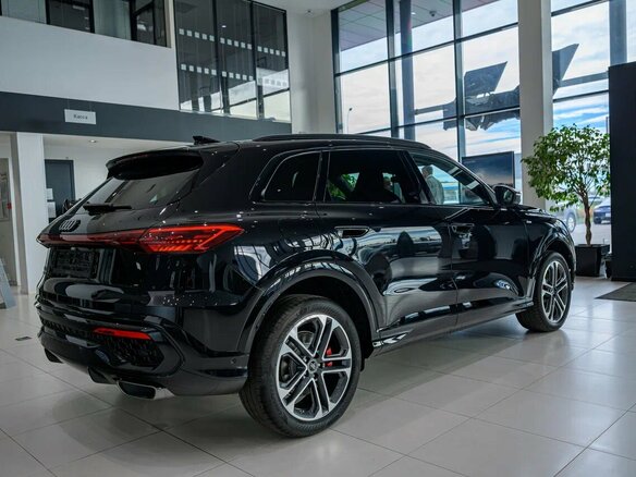 2026 Audi Q5 L III (GU), чёрный, 6890000 рублей - вид 14