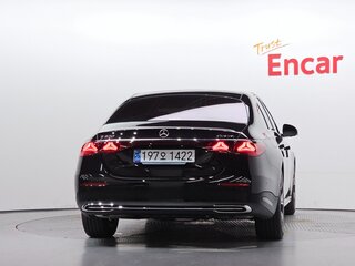 2024 Mercedes-Benz E-Класс 200 VI (W214, S214), чёрный, 6018864 рублей, вид 3
