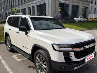 2022 Toyota Land Cruiser 300 Series, белый, 12500000 рублей, вид 2
