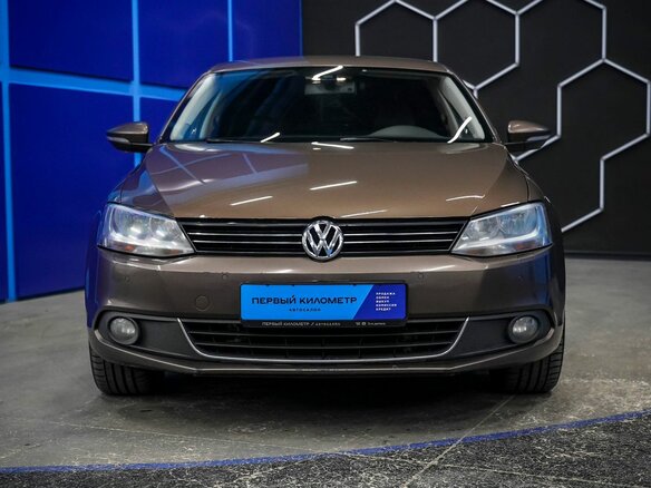 2013 Volkswagen Jetta VI, коричневый, 1250000 рублей - вид 3