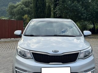2016 Kia Rio III Рестайлинг, серебристый, 1183000 рублей, вид 2