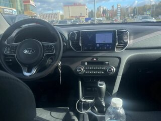 2017 Kia Sportage IV, серый, 1550000 рублей, вид 4