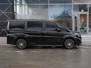 2018 Honda Stepwgn Spada V Рестайлинг, чёрный, 2400000 рублей, вид 4
