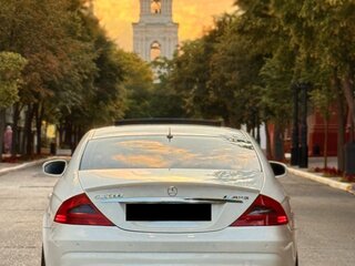 2005 Mercedes-Benz CLS 500 I (C219), белый, 1840000 рублей, вид 2