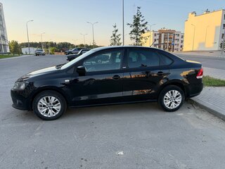 2014 Volkswagen Polo V, чёрный, 750000 рублей, вид 4