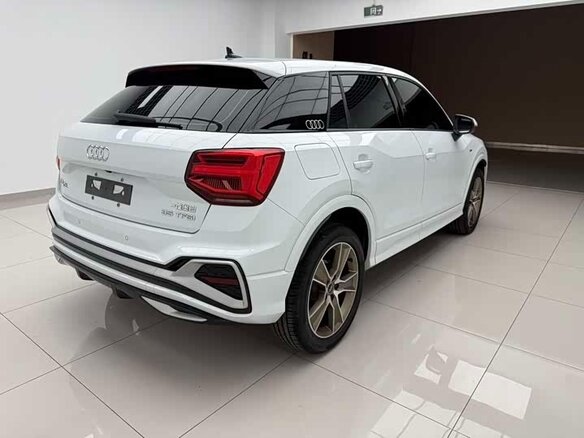 2023 Audi Q2 L 35 TFSI I Рестайлинг, белый, 1650000 рублей - вид 3