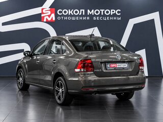 2017 Volkswagen Polo V Рестайлинг, коричневый, 1149900 рублей, вид 2