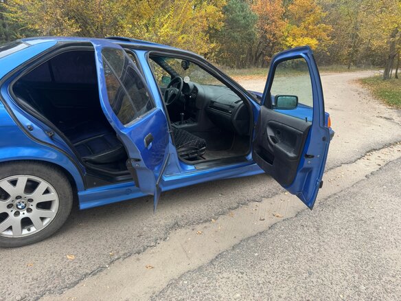 1998 BMW 3 серии 318i III (E36), синий, 1000000 рублей - вид 20