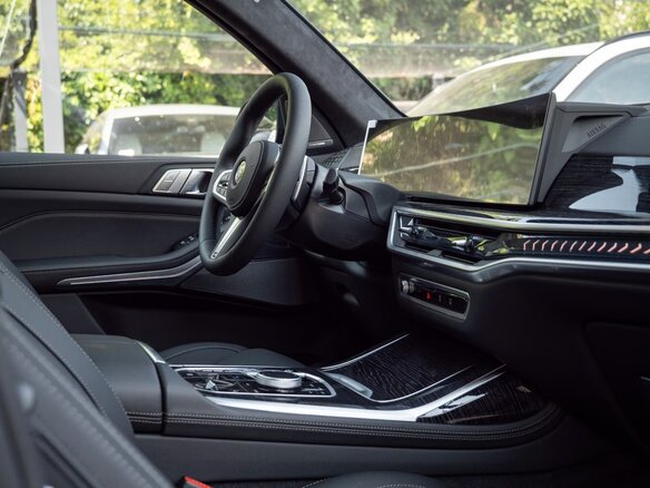2025 BMW X7 40d I (G07) Рестайлинг, серый, 11997029 рублей - вид 20